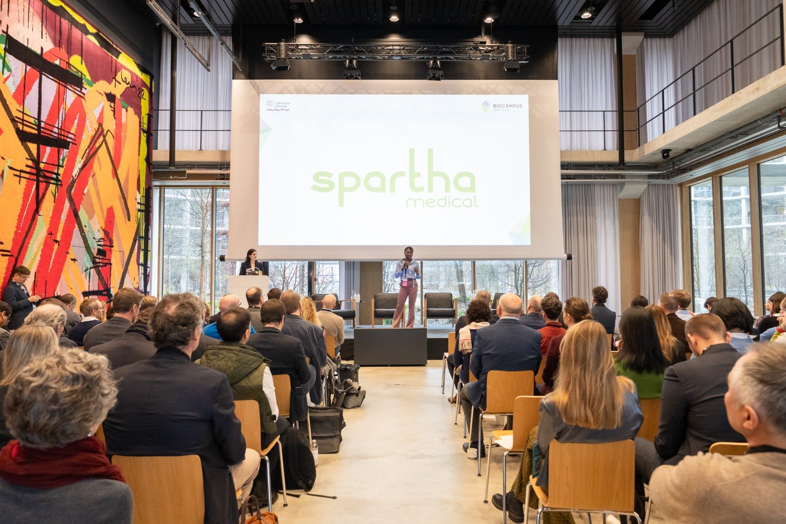 Pitch Coach | Winner of Several Competitions | Gained pitching experience in Canada, in the US (Boston – Las Vegas – Houston…) and Europe (Cambridge – Paris – Aarhus – Madrid…)